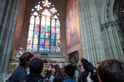 Prague Combo: Castle Guided Tour, Bus and Optional Boat - Meeting at Na Příkopě and the Ride Up the Hill