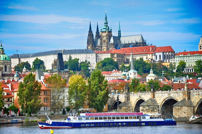 Prague Combo: Castle Guided Tour, Bus and Optional Boat - Old Royal Palace (and Its Late-October Closure)