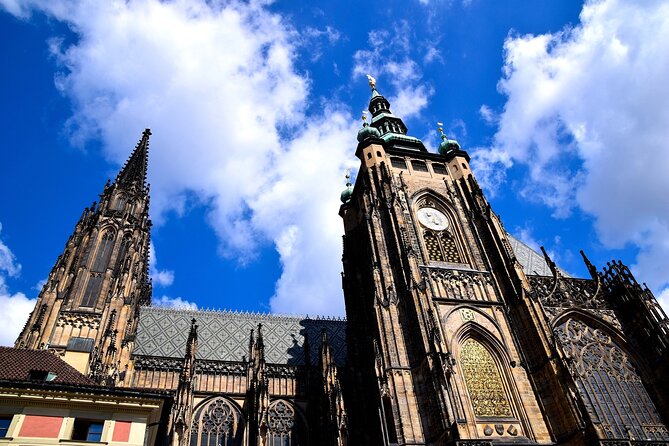 Prague DeLuxe Tour: Views, Hidden Gems, Tastings & River Cruise - Charles Bridge to Malá Strana: a fairytale crossing and the Infant Jesus Church