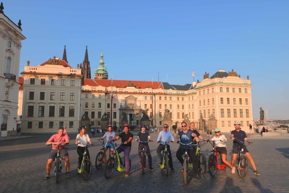Prague: E-Bike/E-Scooter Viewpoint Tour - Prague Castle complex break: a smart pause before the river views