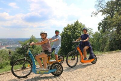 Prague: electric scooter & E-bike guided tour - Where you meet, what the first minutes feel like