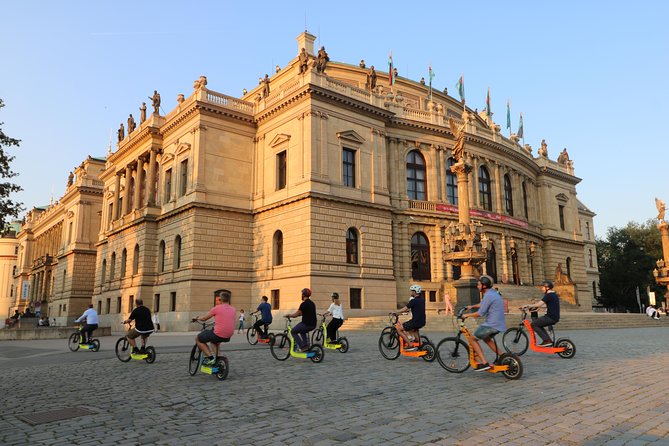 Prague: electric scooter & E-bike guided tour - Prague Castle without the long inside-wait (and what you miss on shorter tours)