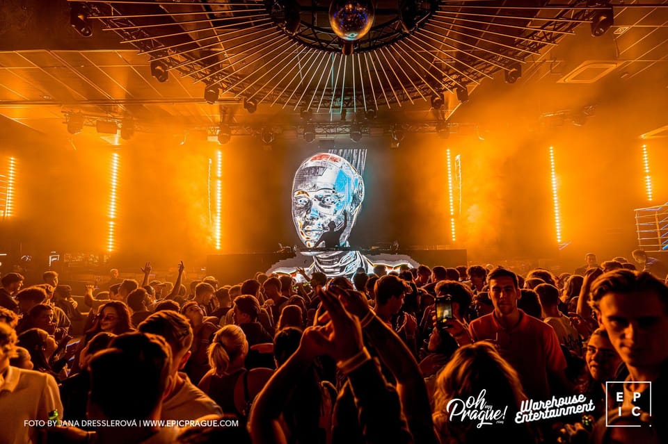 Prague: EPIC Nightclub Entry Ticket - DJ Mag top-100 DJs: why it matters for your night