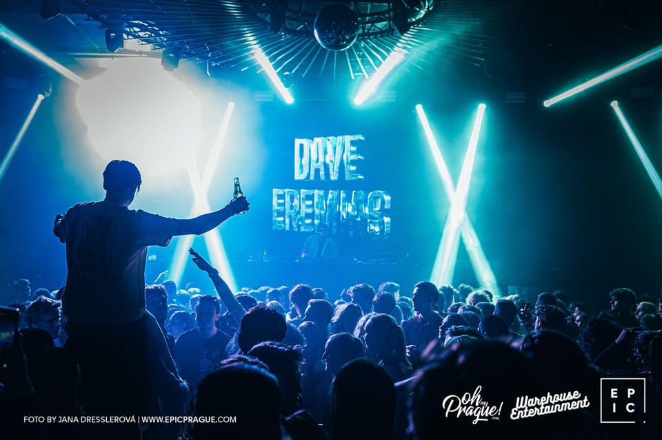 Prague: EPIC Nightclub Entry Ticket - The EPIC vibe: what the crowd and staff energy tends to feel like