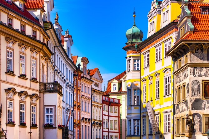 Prague Essential - Prasná brána, the Old Town Gateway: Gothic Stone With a Functional Job