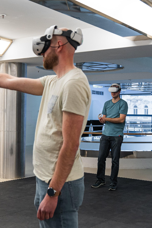 Prague: Explore the Virtual World of Assassin's Creed - Instruction in English: Getting Started Without Wasted Time