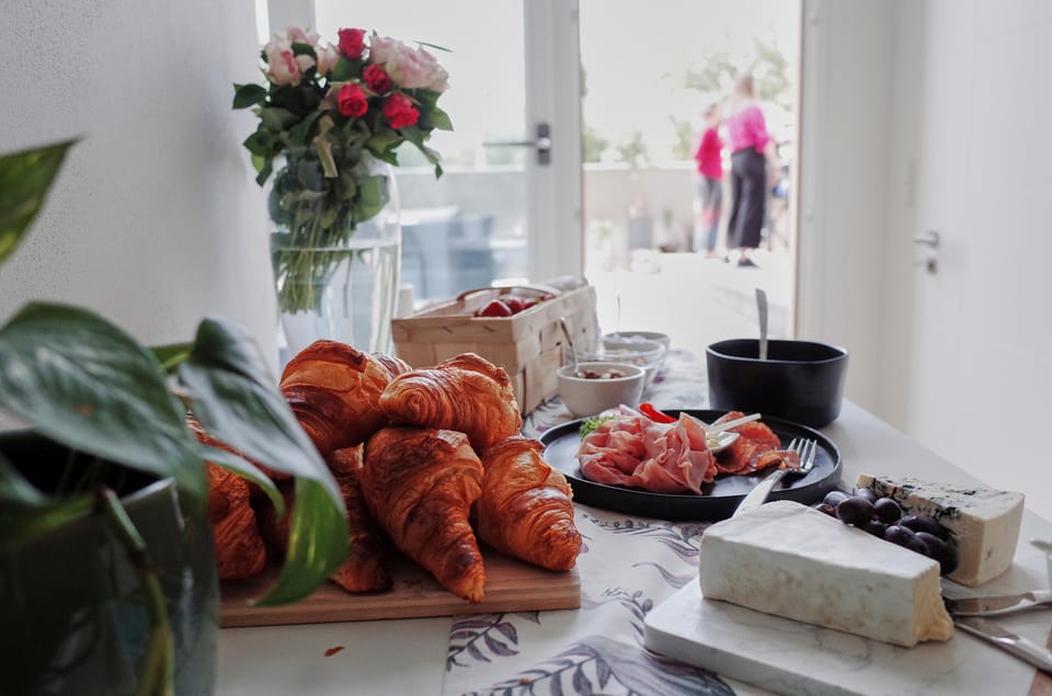 Prague: Farmers Market and Brunch Class with Celebrity Chef - FAQ