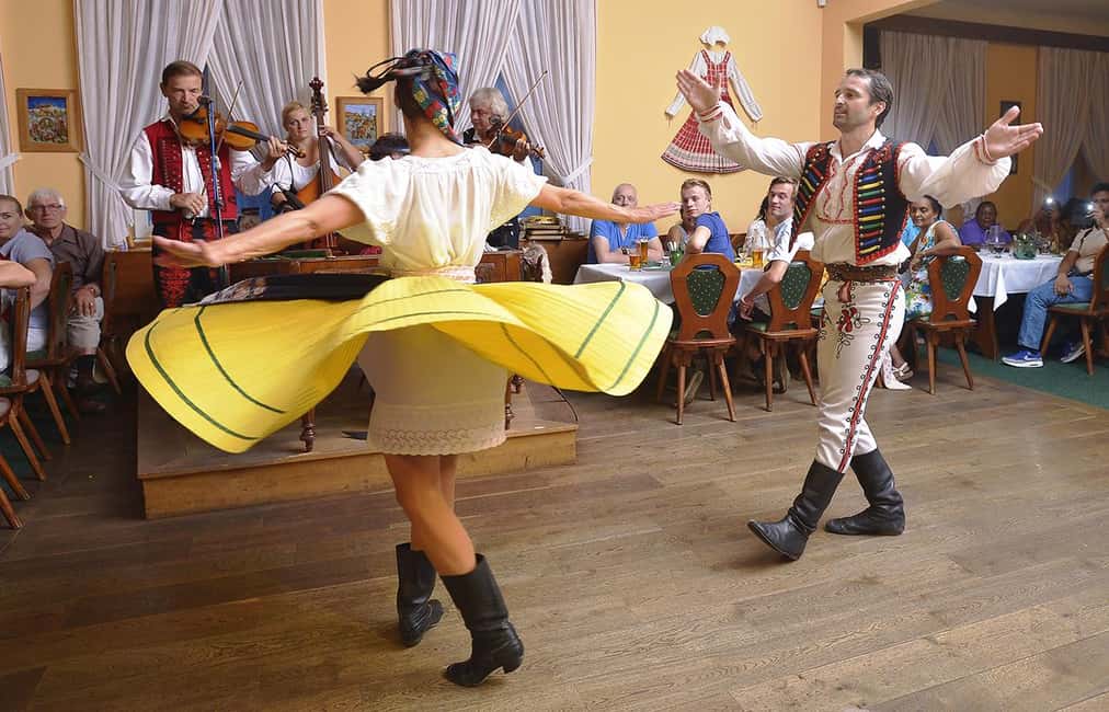 Prague: Folk Dancing Dinner Experience - Key Things You’ll Notice About This Folk Dancing Dinner