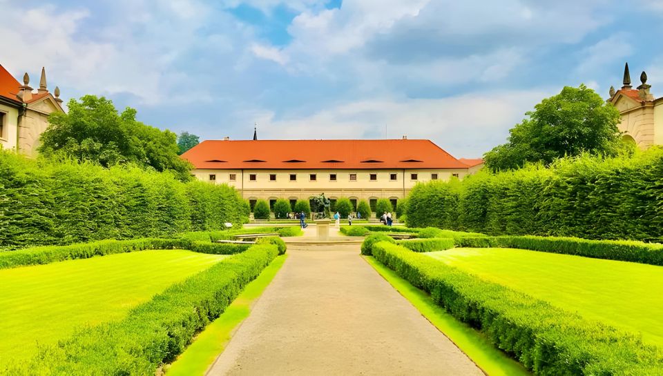 Prague: Full-Day Guided Tour of Prague in a Small-Group - Lunch at a Traditional Czech Tavern: How to Budget and What to Expect
