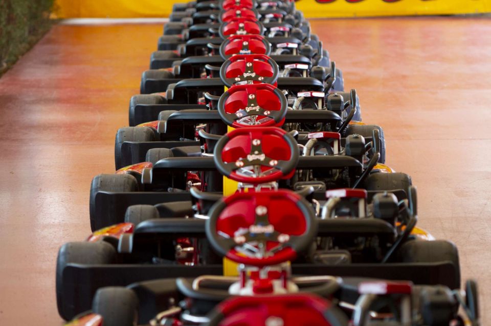 Prague: Go-Kart Racing Experience - Track time options: 1-hour rental vs two 10-minute races