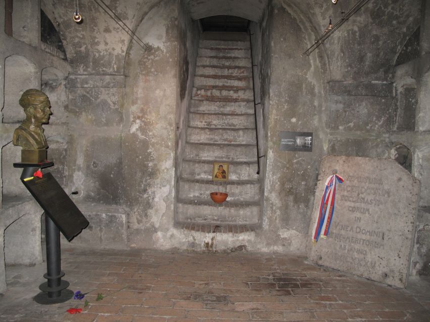 Prague: Guided Operation Anthropoid Tour with Lidice - What the 3-hour flow feels like: pacing, small group size, and time to think