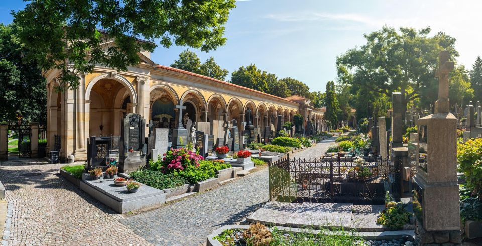 Prague: Guided tour to the historic fortress of Vyšehrad - Vyšehrad Fortress: the fast route to big Prague views