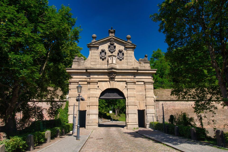 Prague: Guided tour to the historic fortress of Vyšehrad - Should you book this Vyšehrad tour?