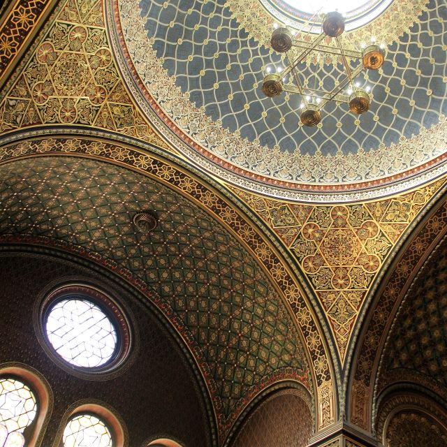 Prague: Guided Walking Tour of Prague's Jewish Quarter - Meeting point and how to start without stress