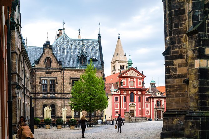 Prague Half Day City Tour by Bus and by Foot - Guides and small moments that change the day