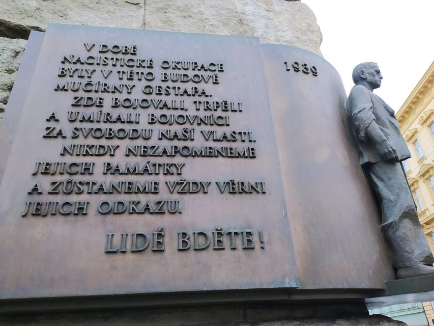Prague: Historical Walking Tour with Focus on World War 2 - Practical notes: what to bring and what to expect from the walk