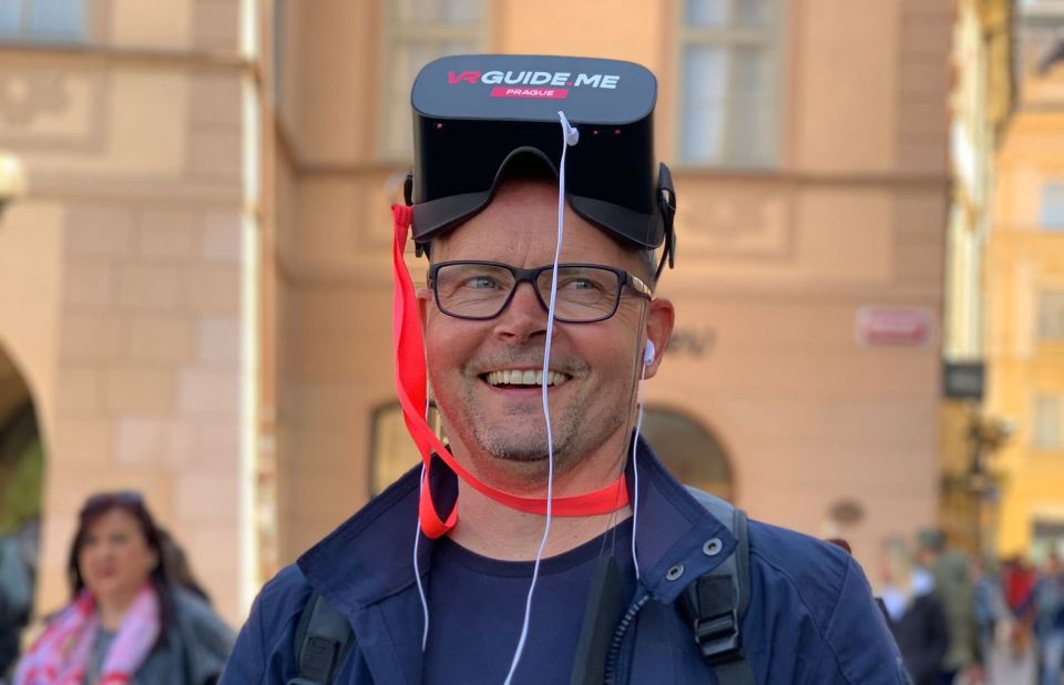 Prague: Immersive History Walking Tour and VR - Ending at the Dancing House by the Vltava: a stylish final beat