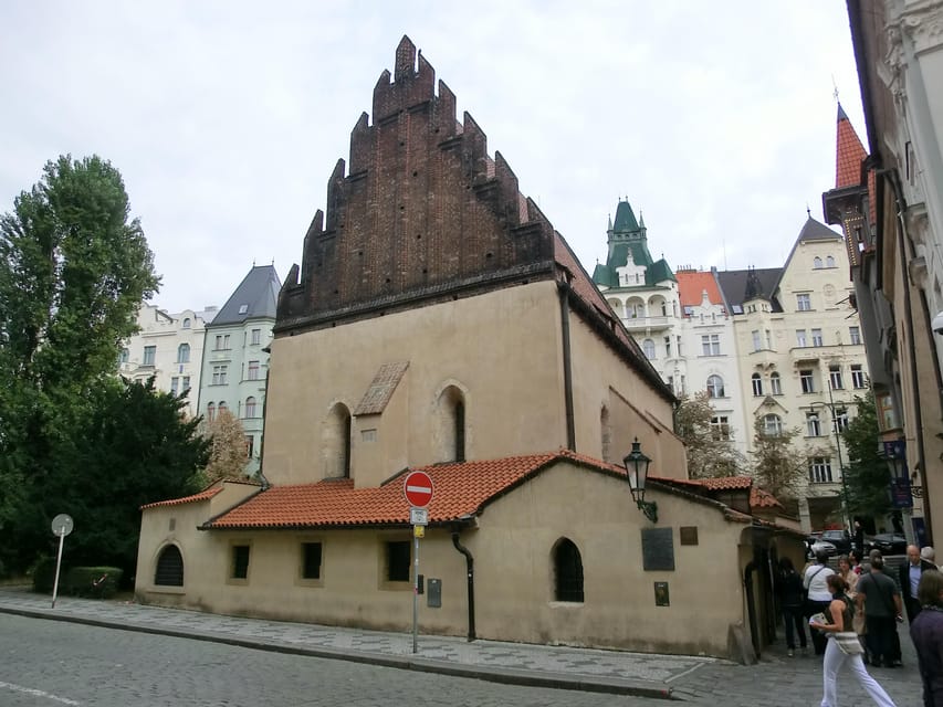 Prague: Jewish Quarter and Museum Guided Tour - Jewish Town Hall and the High Synagogue: how the community organized itself