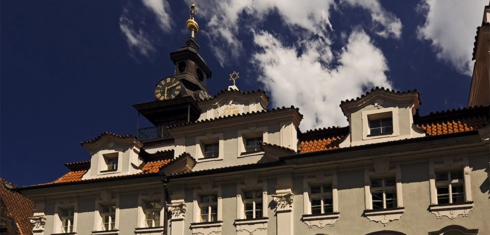 Prague Jewish Quarter Tour in French with Monuments Entrance - Meeting at the Powder Tower: how the tour finds its rhythm