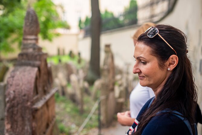 Prague: Jewish Quarter Walking Tour with Admission Tickets - Prague’s Josefov in 150 minutes: what you’ll actually see