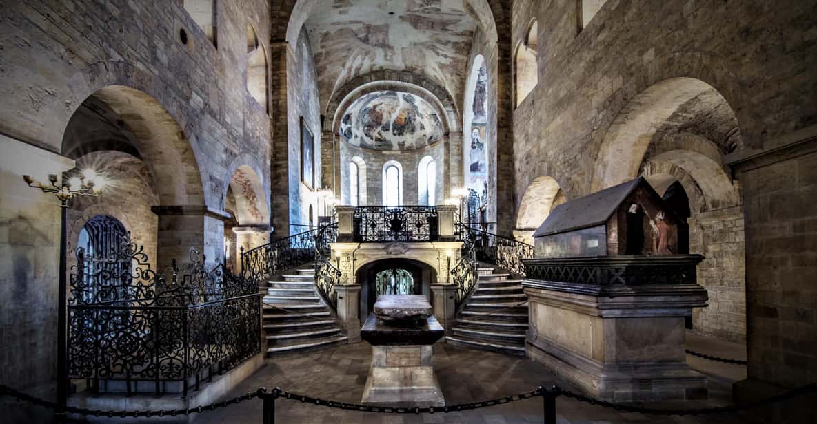 Prague: Klementinum Mirror Chapel Classical Music Concert - The Mirror Chapel Turns the Concert Into the Main Event