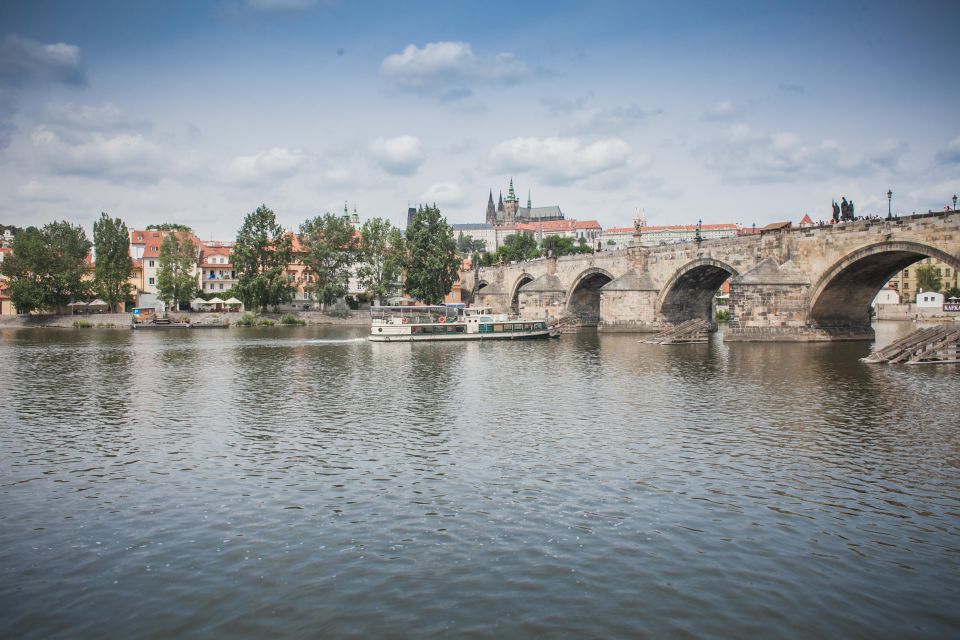 Prague: Lunch Cruise on Vltava River with open Buffet - Getting to Lodě Bevents: pier 14 and boarding basics