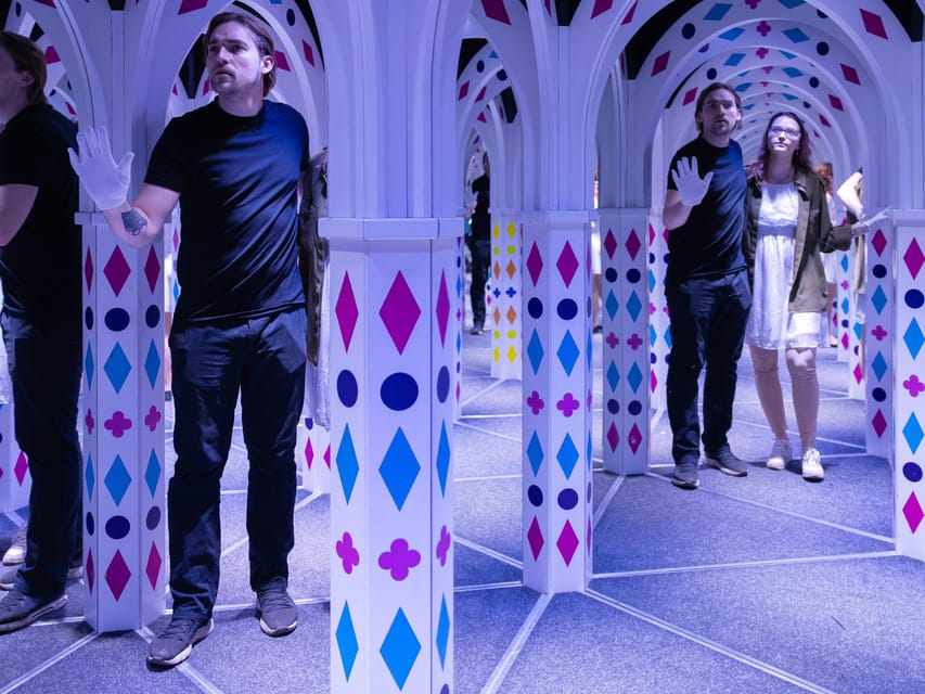 Prague: Mirror Maze Entry Family Ticket - Languages and support: help is built in