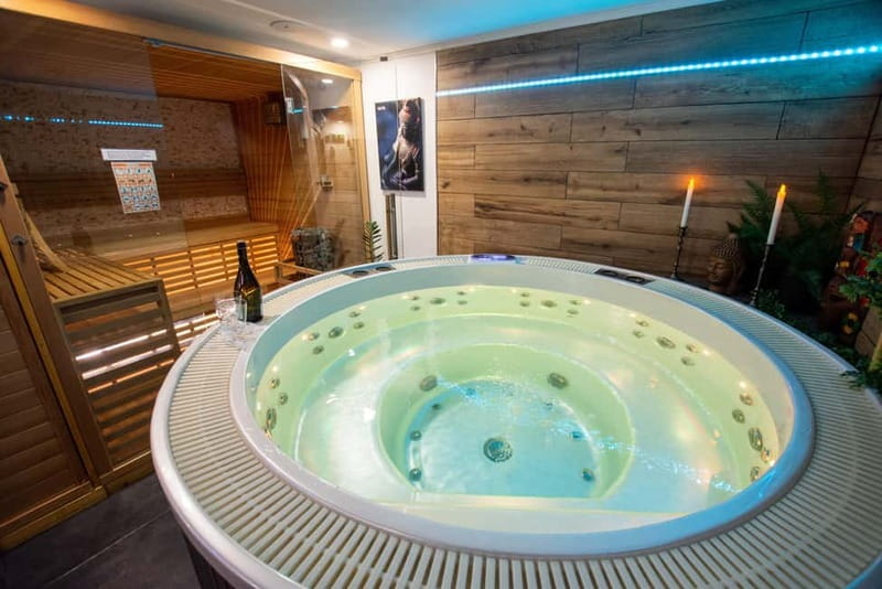 Prague: Modern Private Spa with Jacuzzi and Sauna - Key Points Before You Go