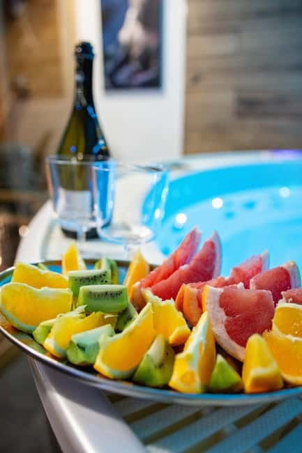 Prague: Modern Private Spa with Jacuzzi and Sauna - Jacuzzi Water Rules: Clean Experience, Small Etiquette