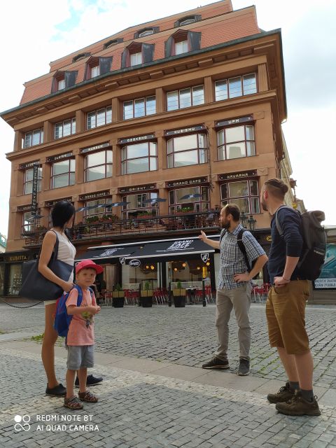 Prague: Old, New, and Jewish Towns Guided Walking Tour - The guide matters: licensed knowledge and a sense of humor