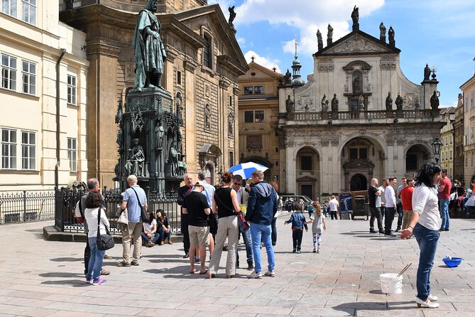 Prague Old Town And Beer Walking Tour Including Dinner - Finding your guide: Křižovnické náměstí and the blue-and-white umbrella
