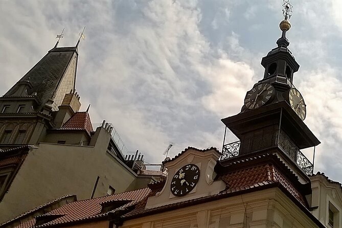 Prague Old Town and Jewish Quarter 90 minutes Guided Tour - Old Town Square and the Astronomical Clock: the explanation is the secret sauce