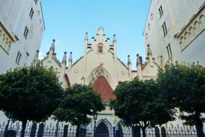Prague: Old Town and Jewish Quarter Tour - From Powder Tower to Josefov: Prague’s building stories in walking form