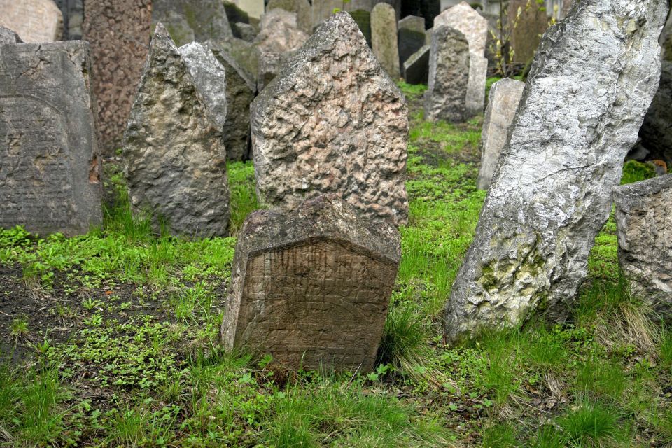 Prague: Old Town and Jewish Quarter Tour with Jewish Museum - Jewish Museum entry included: Maisel, Pinkas, Klausen, and more