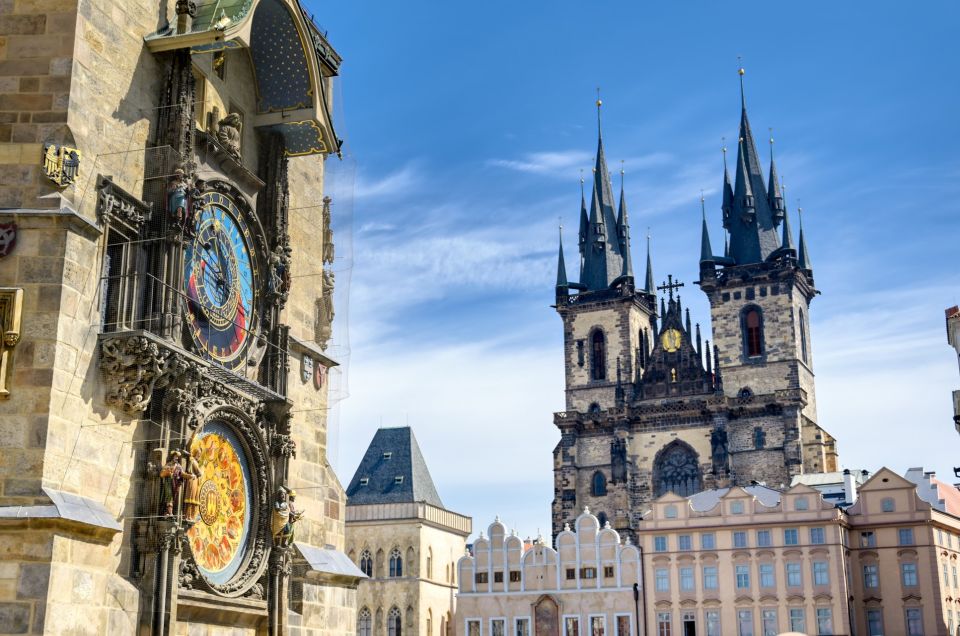 Prague Old Town Family Tour, Attractions, Royal Castle - Meeting at Malá Strana: Why This Starting Point Matters