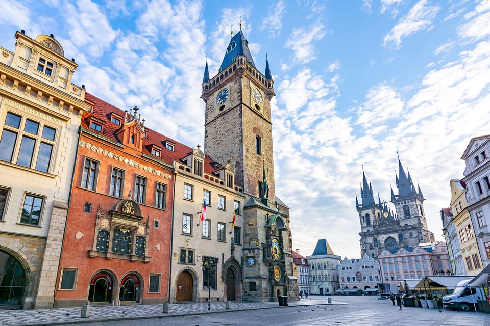 Prague: Old Town Guided Walking Tour and City Boat Ride - Where the walking tour starts (and why location matters)