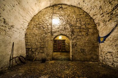 Prague Old Town, Medieval Underground and Dungeon Historical Tour - Old Town Walking Section: Getting Context Aboveground