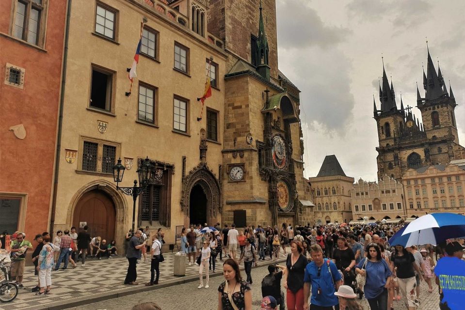 Prague: Old Town Tour & National Museum Skip-the-Line Ticket - How the tour length actually feels (90 minutes outside, then museum time)