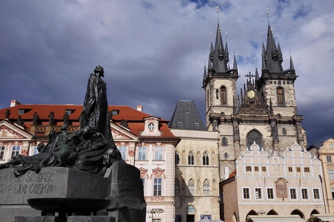 Prague Old Town Tour with a Classical Concert - Staroměstské náměstí: clock-town theater and the Jewish Quarter connection