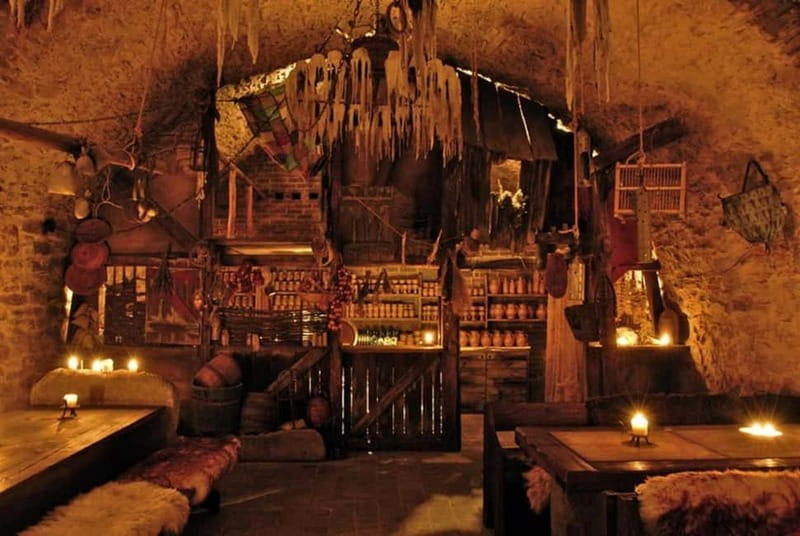 Prague Old Town, Underground and House of Alchemy Tour - Going Underground: Romanesque and Gothic chambers you don’t usually see