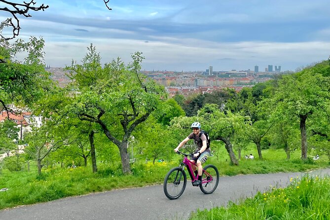 Prague on E-Bike: Explore Greater Downtown Parks & Epic Views - Park Santoska: Quiet Scenery When the City Gets Noisy