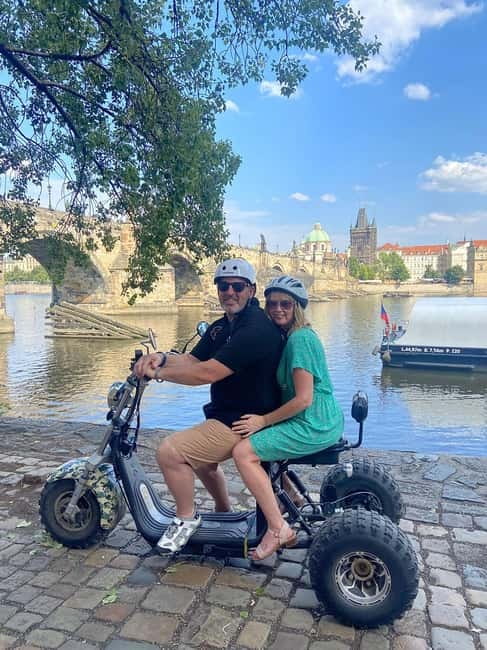 Prague: Panoramic Viewpoints Guided Electric Tricycle Tour - Key things you’ll notice right away