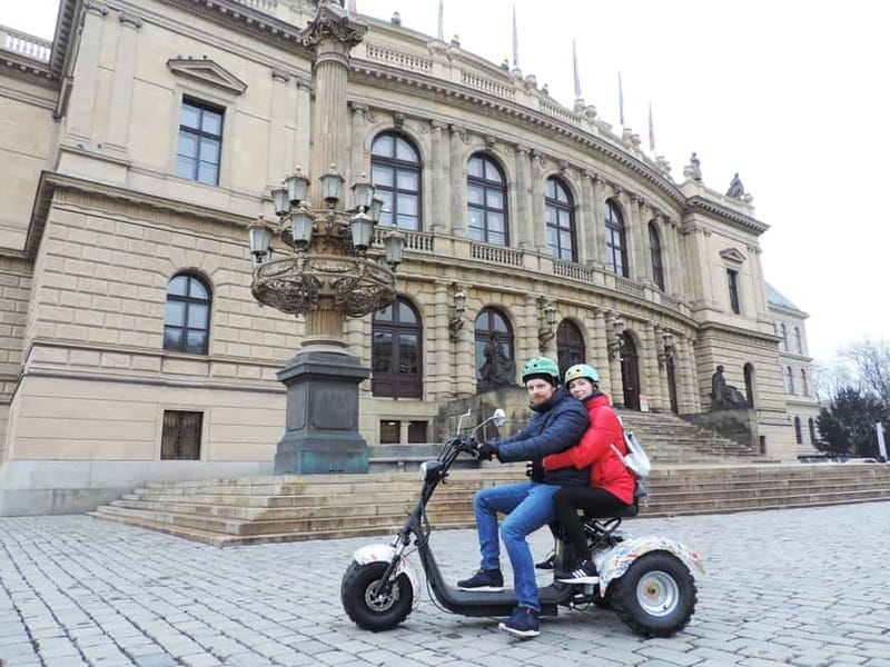 Prague: Panoramic Viewpoints Guided Electric Tricycle Tour - Prague Castle from the main gate square: photo time on the longer option