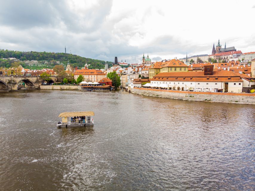 Prague: Party Tiki Boat Sightseeing Cruise with Drinks - Drinks that actually drive the experience (and how to choose)