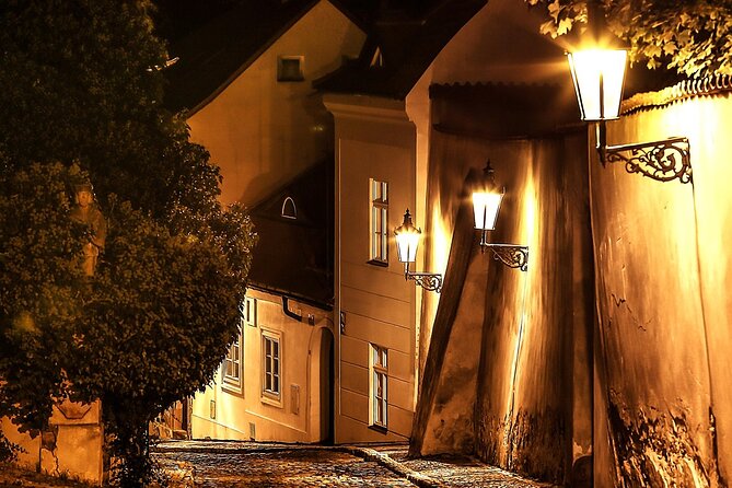 Prague Photoshoot for Couples, Betrothed, Family & Friends - 5 Hours of Prague Portraits That Don’t Waste Your Time