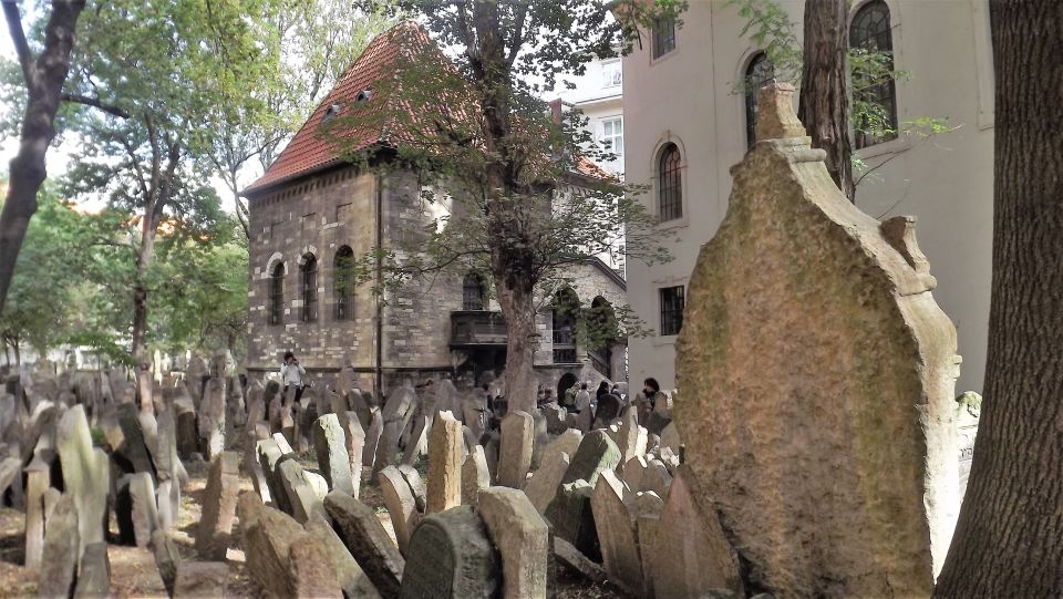Prague: Prague Castle, Jewish Quarter, Clock Tower Admission - Key things to know before you go