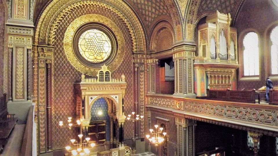 Prague: Prague Castle, Jewish Quarter, Clock Tower Admission - Jewish Museum of Prague: the story behind the stones
