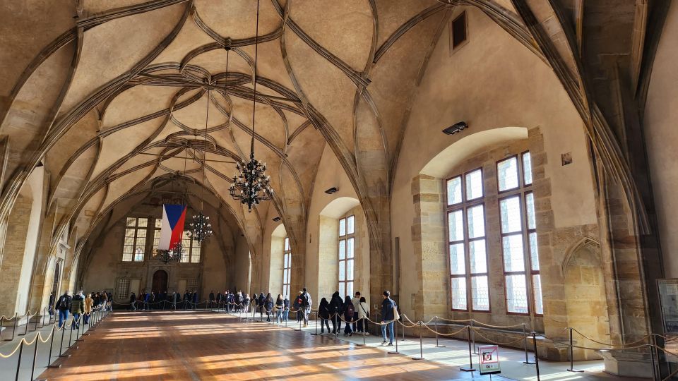 Prague: Prague Castle Private Walking Tour - Why Prague Castle feels manageable on a private route