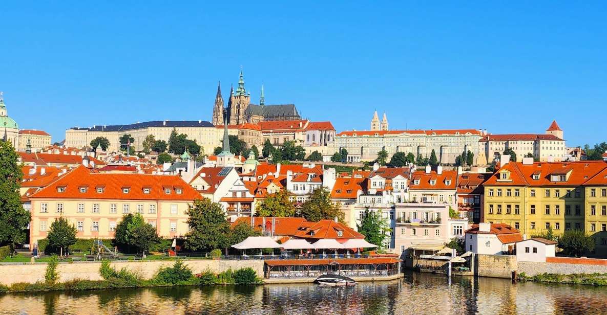Prague: Prague Castle Private Walking Tour - Guide quality: the difference between seeing and understanding
