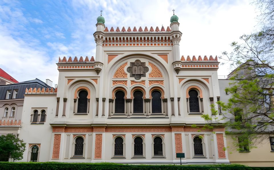Prague: Prague Synagogues & the Jewish Cemetery Guided Tour - Key things you’ll notice on this tour
